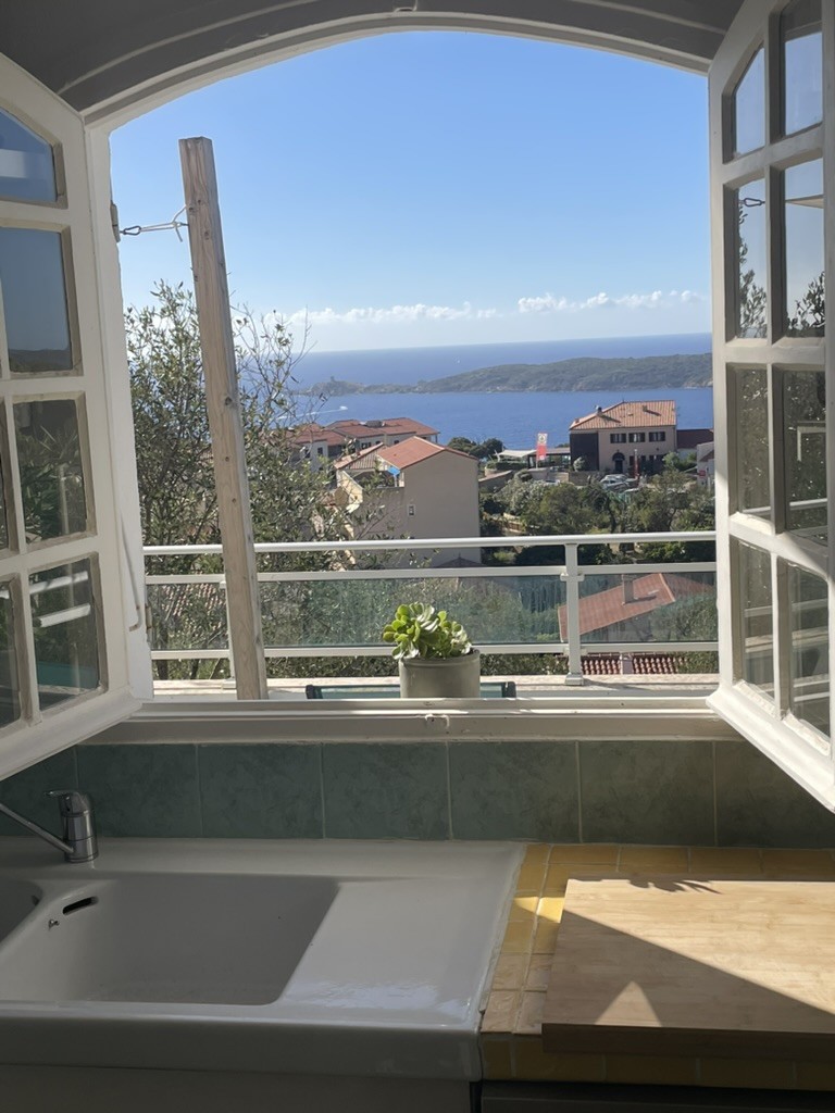 Vue mer depuis la cuisine de Villa Montalbo
